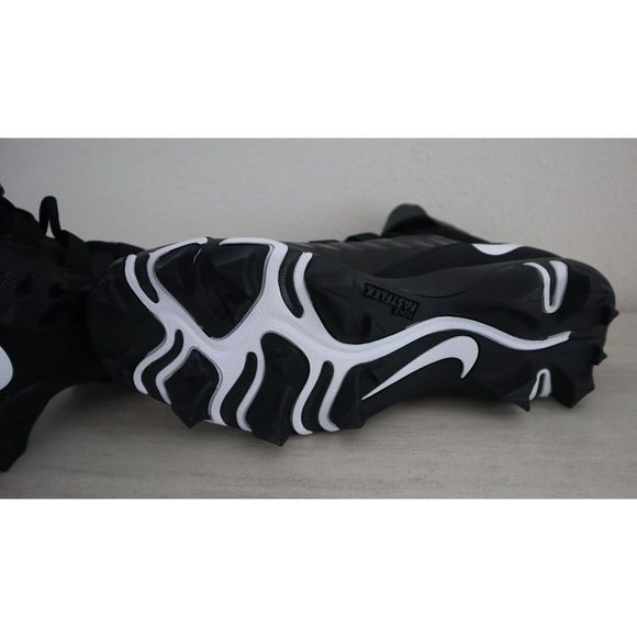 Nike BV0151 001 Men's Sz 7 W Black Force Savage Shark 2 Mid Football Cleats - Picture 9 of 10